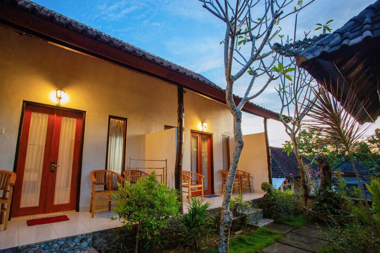 Kamasanti Hostel Toyapakeh Exterior photo
