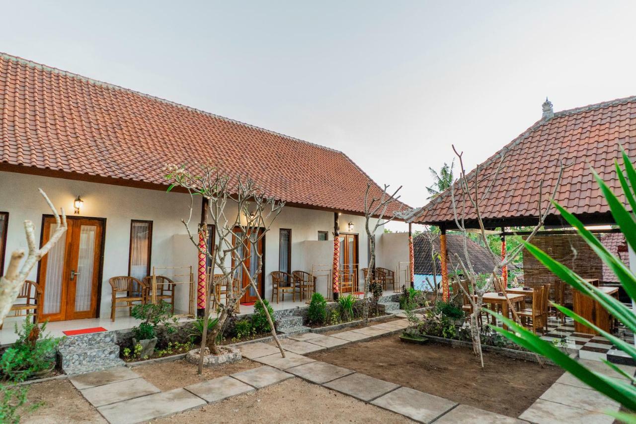 Kamasanti Hostel Toyapakeh Exterior photo